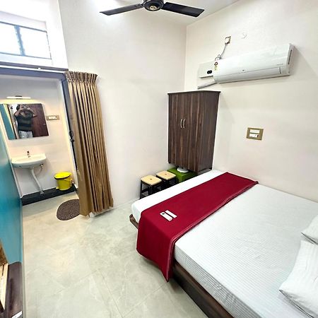 Om Lingeswaran Home Stay Tiruvannāmalai المظهر الخارجي الصورة