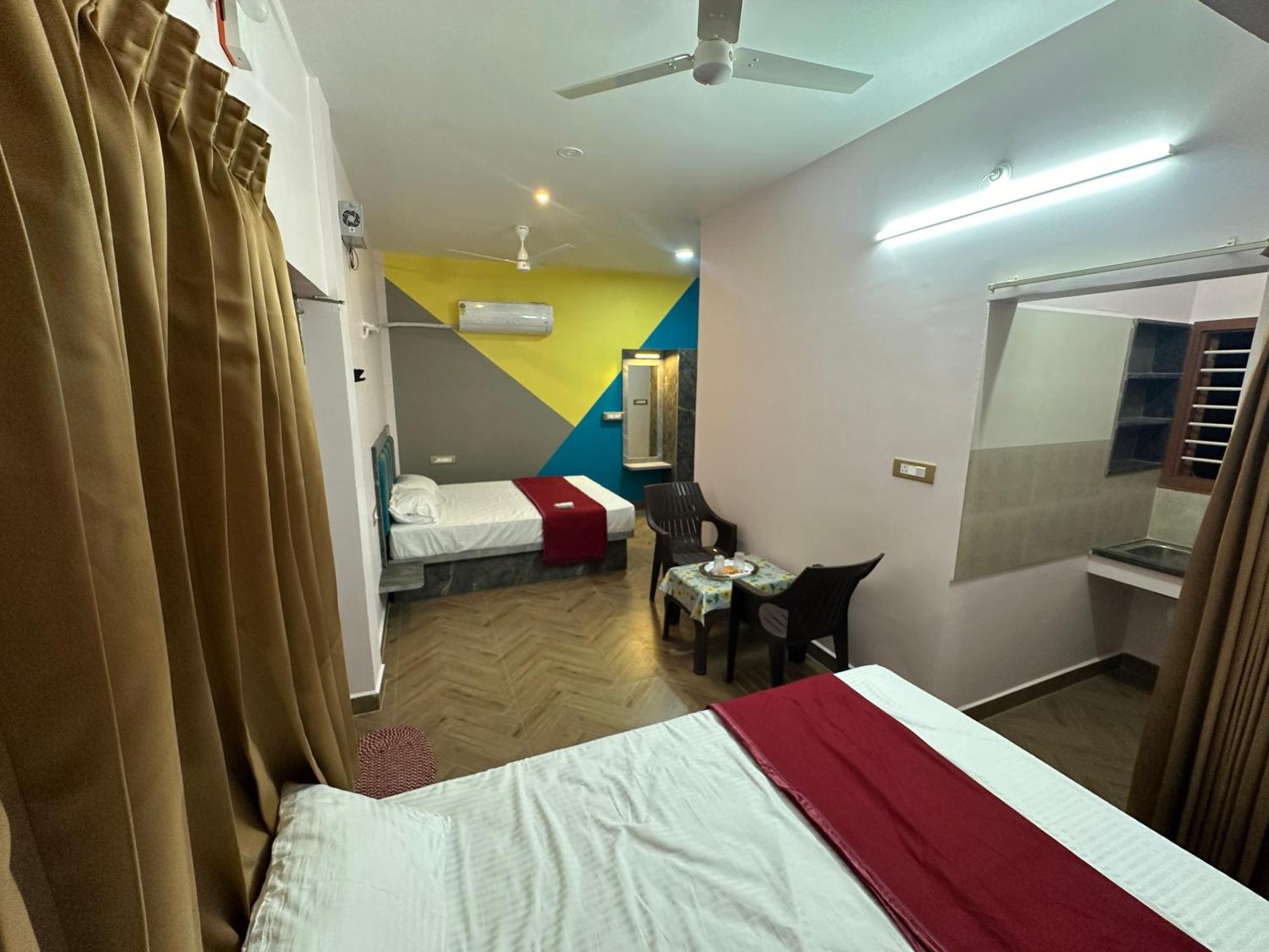 Om Lingeswaran Home Stay Tiruvannāmalai المظهر الخارجي الصورة
