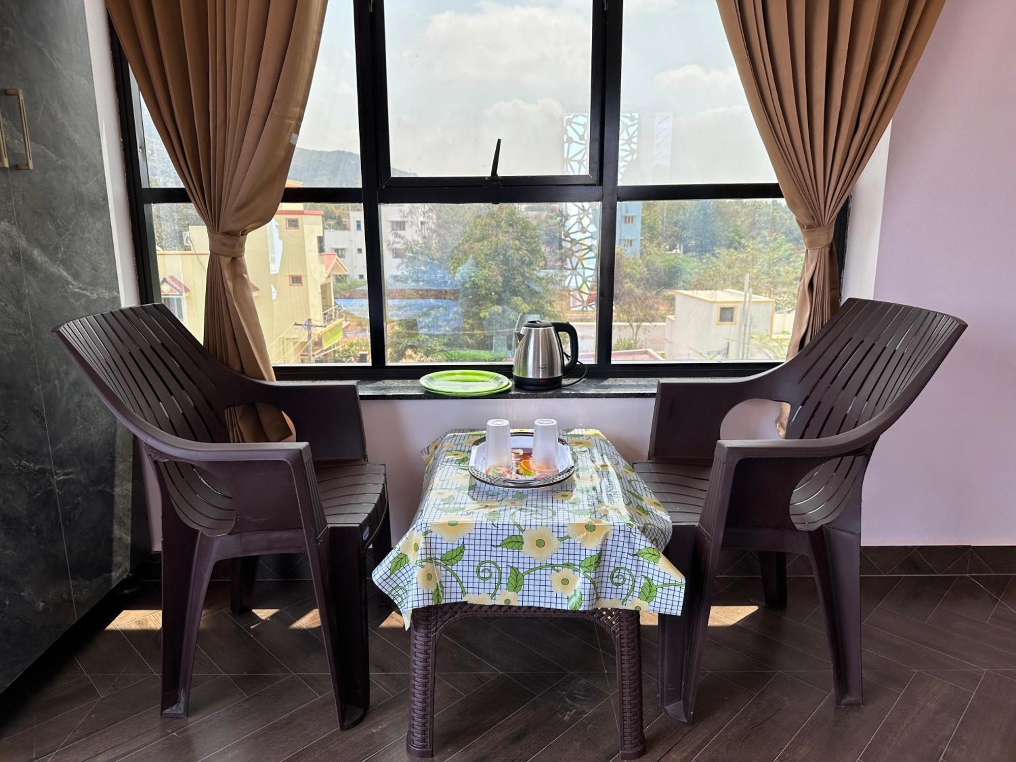 Om Lingeswaran Home Stay Tiruvannāmalai المظهر الخارجي الصورة