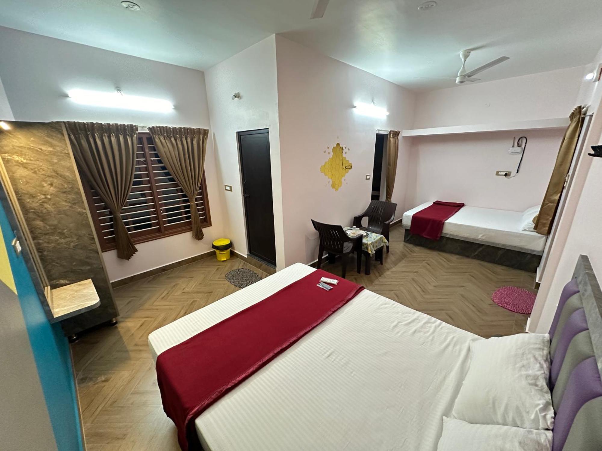 Om Lingeswaran Home Stay Tiruvannāmalai المظهر الخارجي الصورة