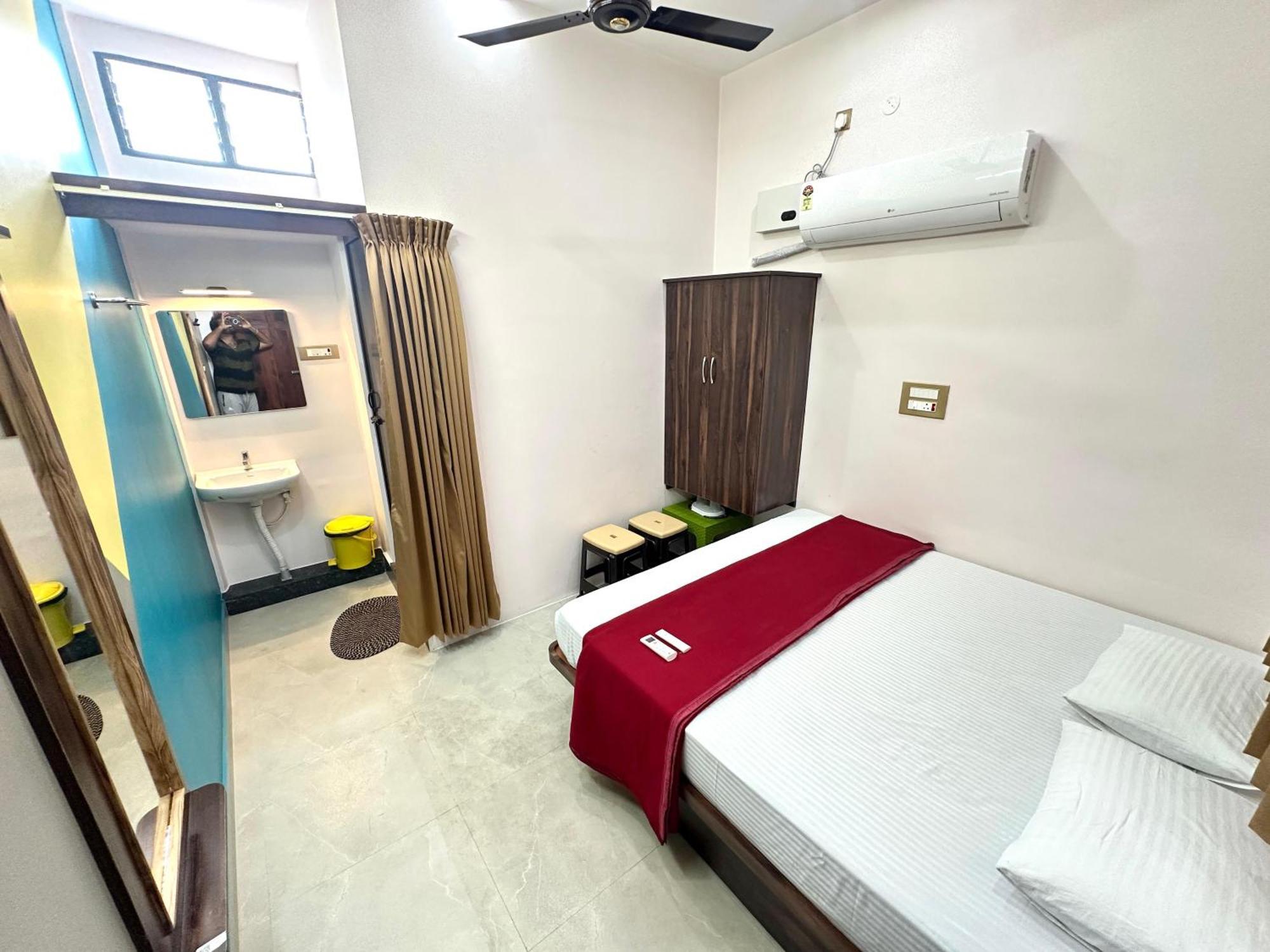 Om Lingeswaran Home Stay Tiruvannāmalai المظهر الخارجي الصورة