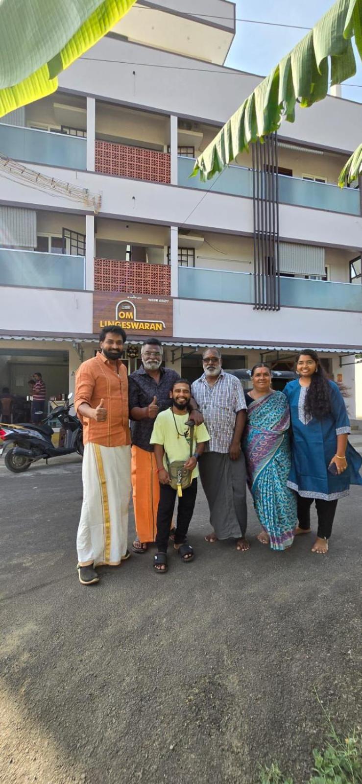 Om Lingeswaran Home Stay Tiruvannāmalai المظهر الخارجي الصورة