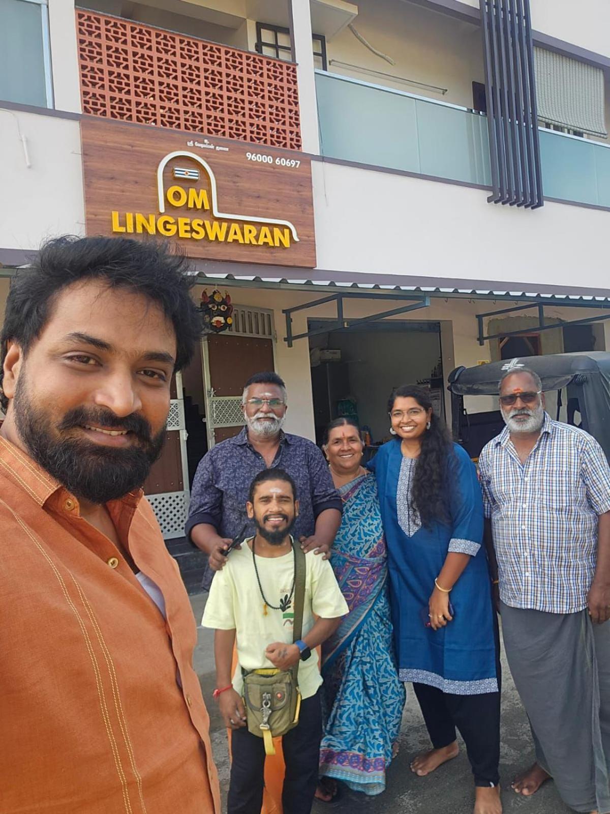 Om Lingeswaran Home Stay Tiruvannāmalai المظهر الخارجي الصورة